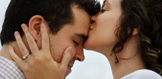 بوسیدن یک مرد در خواب چه تعبیر دارد؟