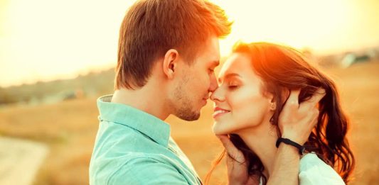 تعبیر خواب بوسیدن لب