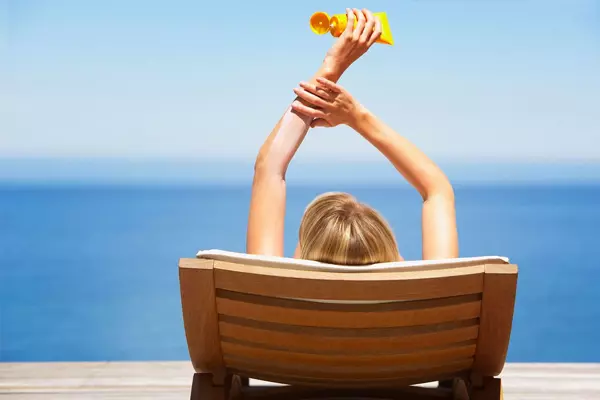 نکات طلایی برای آفتاب گرفتن 2 فواید آفتاب گرفتن